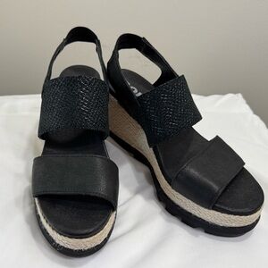 Sorel wedge sandals. Size 7. Black. excellent used condition.